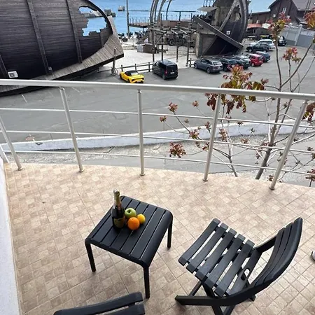 Sea View *